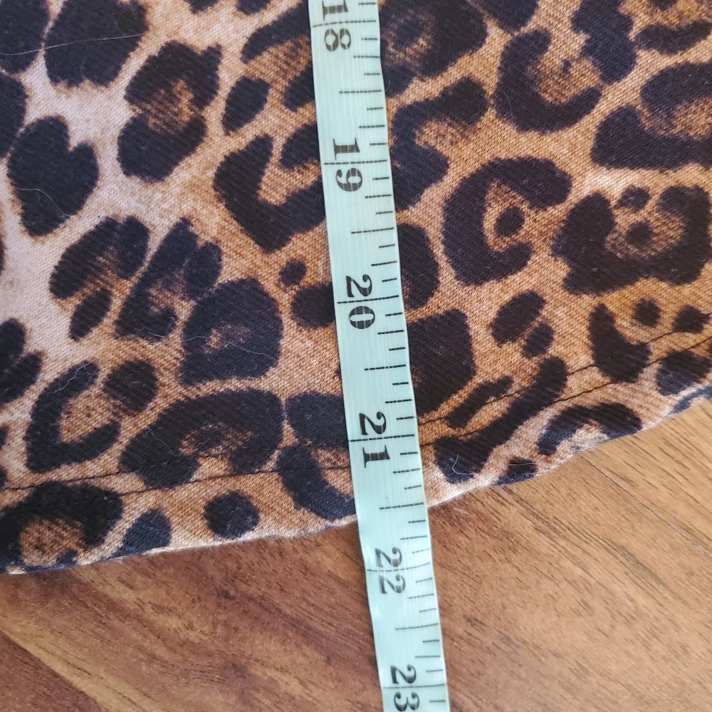 Forever 21 Sleeveless Blouse Size Small Faux Leather Trim - Picture 5 of 5